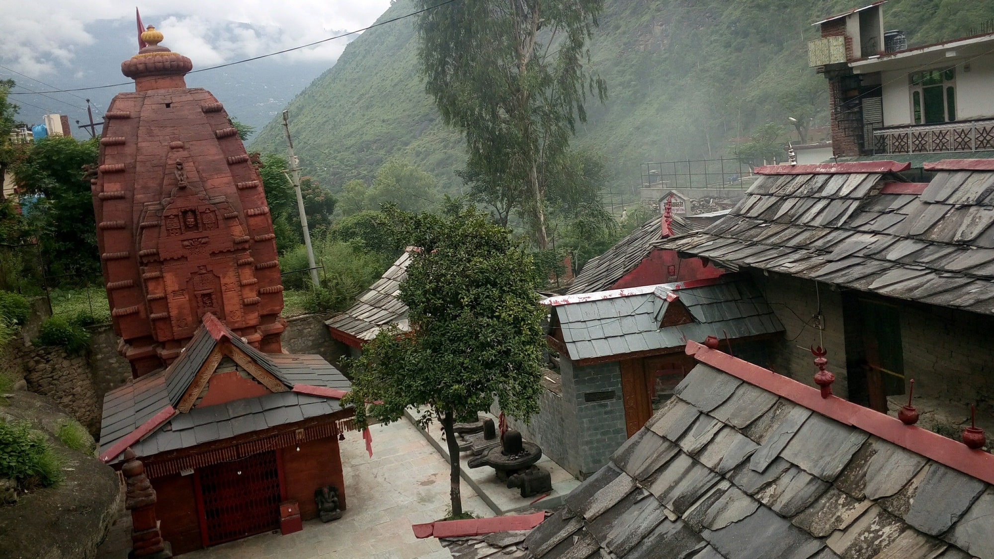 Slate roof and hills at Sun Temple Nirath